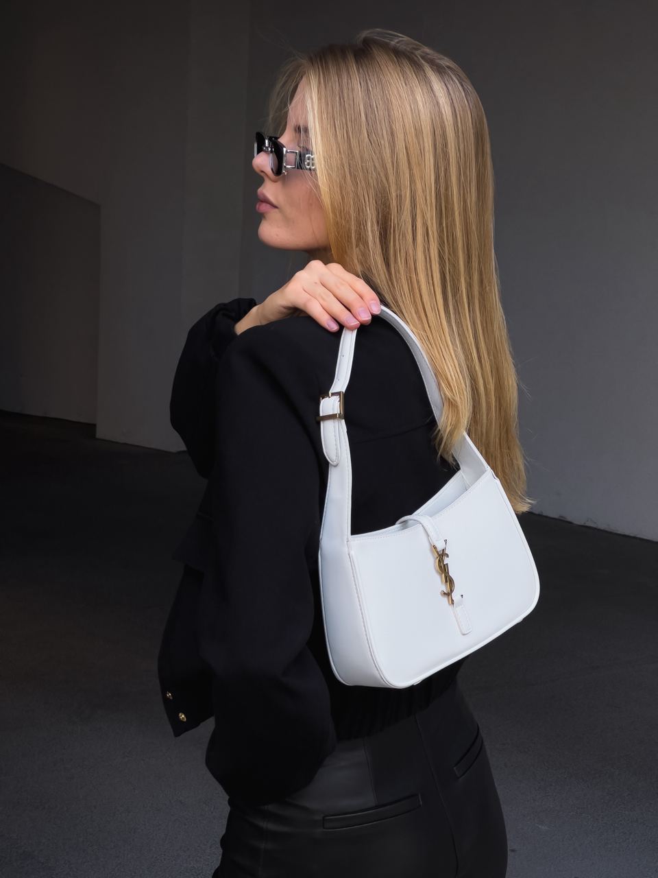 Yves Saint Laurent Hobo White - 14