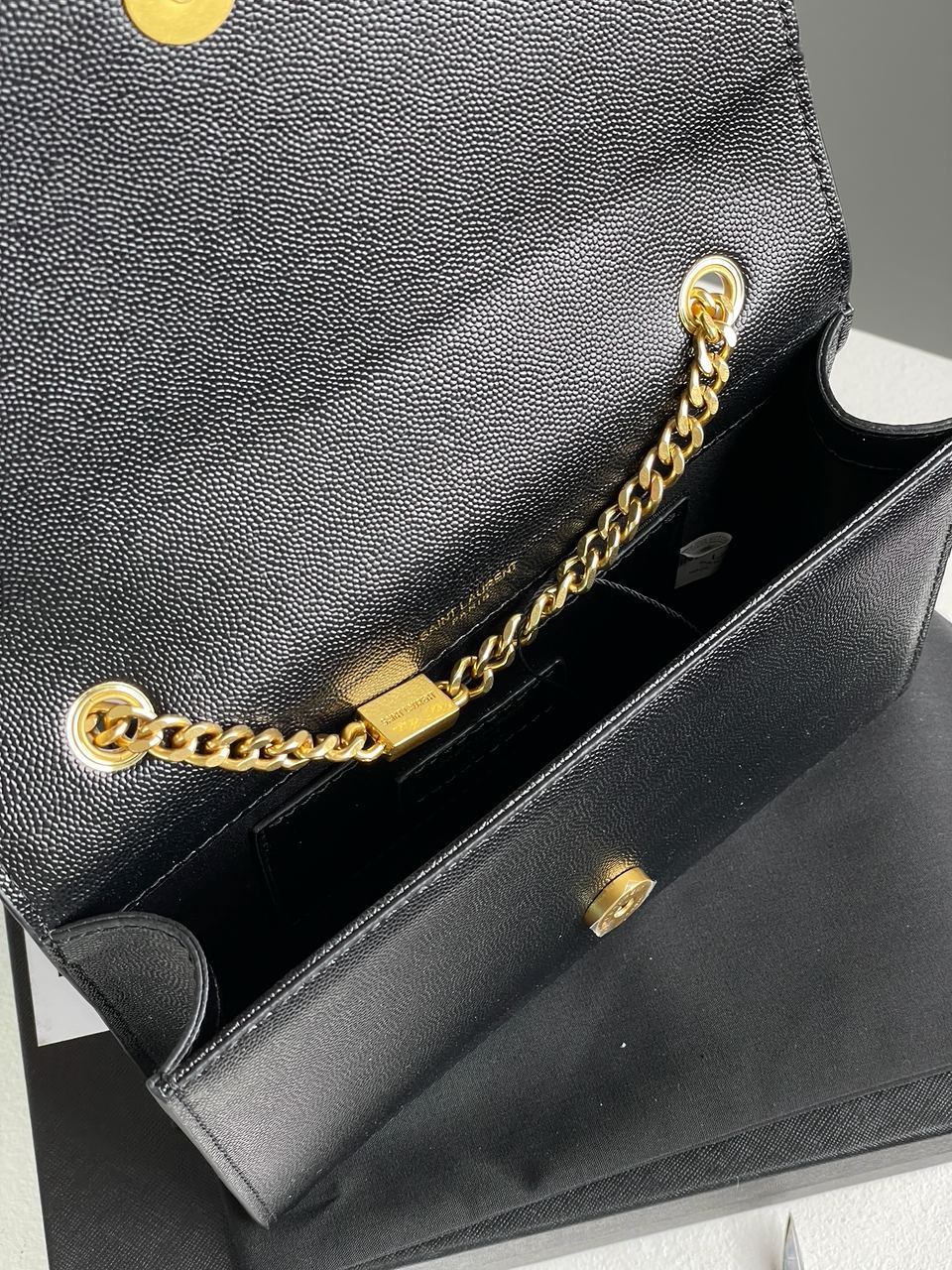 Yves Saint Laurent Kate Small Black/Gold - 23