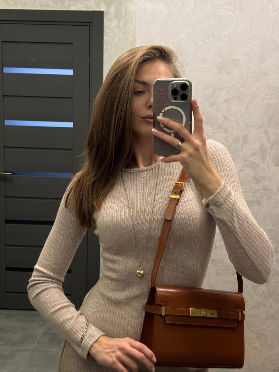 Yves Saint Laurent Manhattan Shoulder Bag Brown - 3