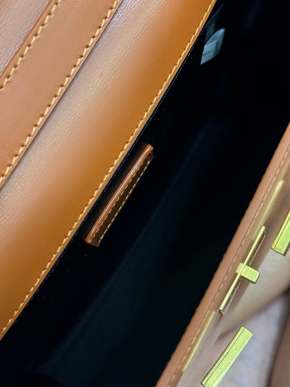 Yves Saint Laurent Manhattan Shoulder Bag Brown - 5