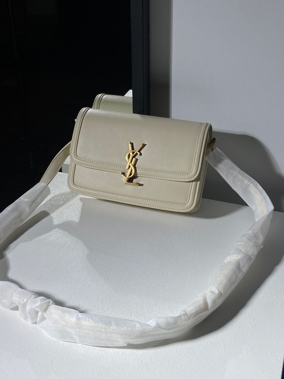 Yves Saint Laurent Medium Solferino Cream - 9