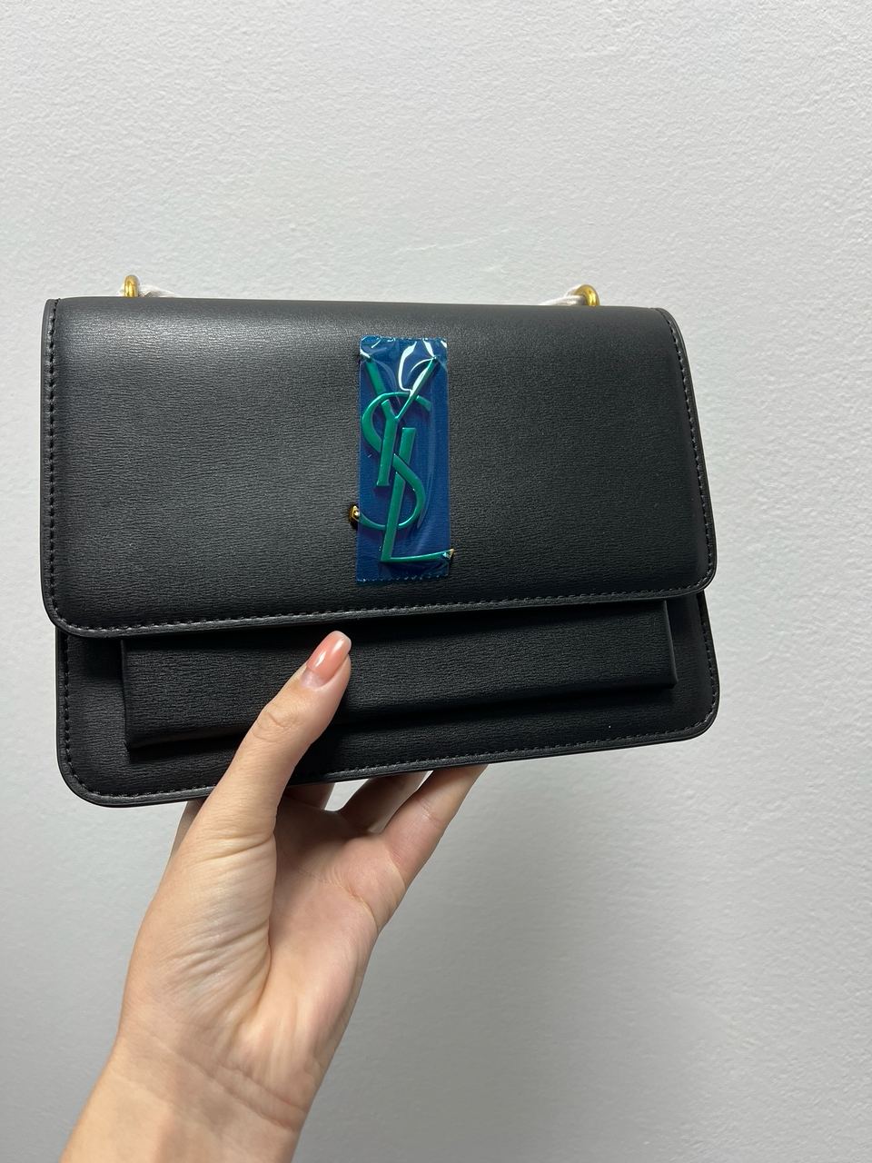 Yves Saint Laurent Medium Sunset in Smooth Leather Black/Gold - 12