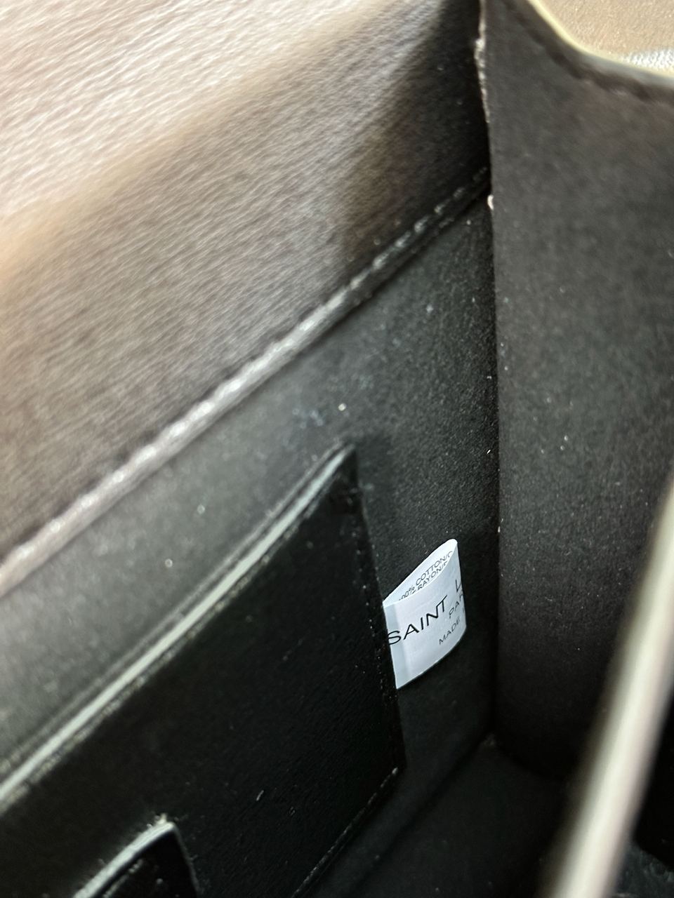 Yves Saint Laurent Medium Sunset in Smooth Leather Black/Gold - 28