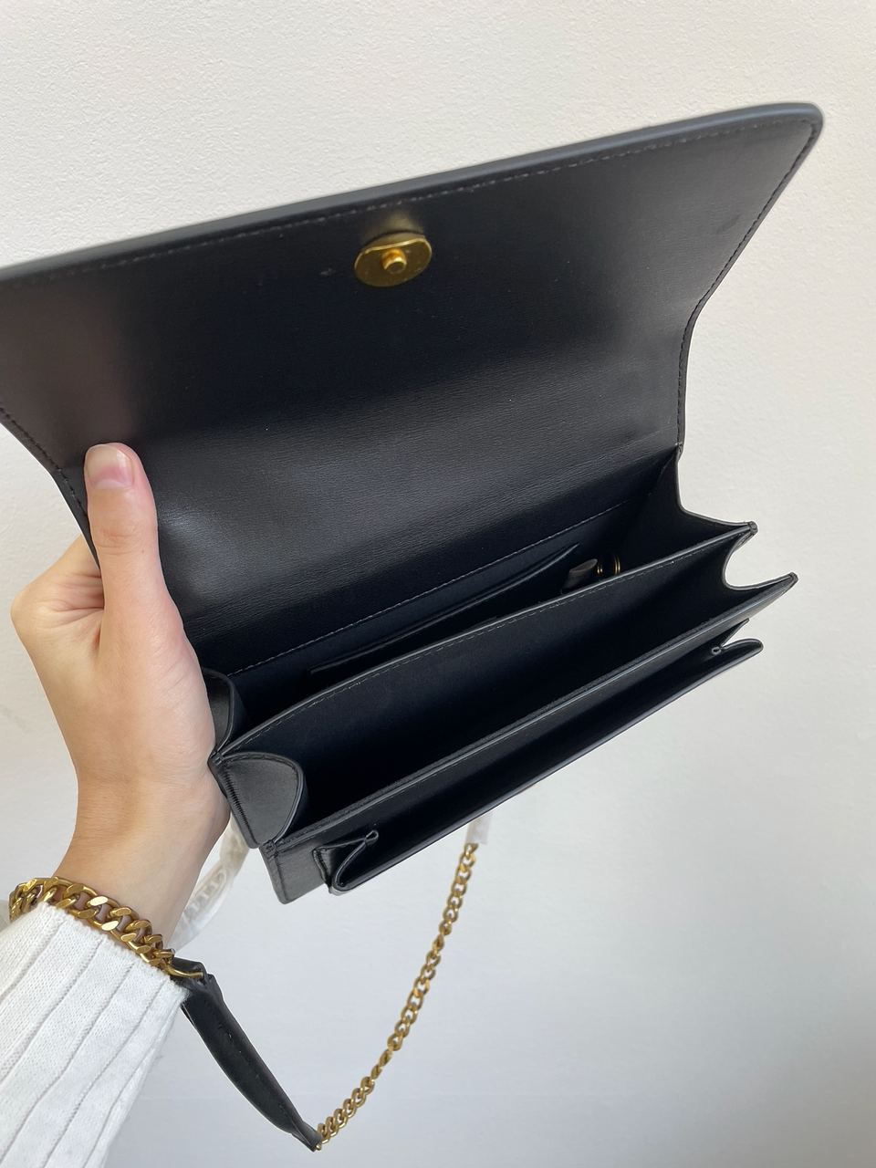 Yves Saint Laurent Medium Sunset in Smooth Leather Black/Gold - 30