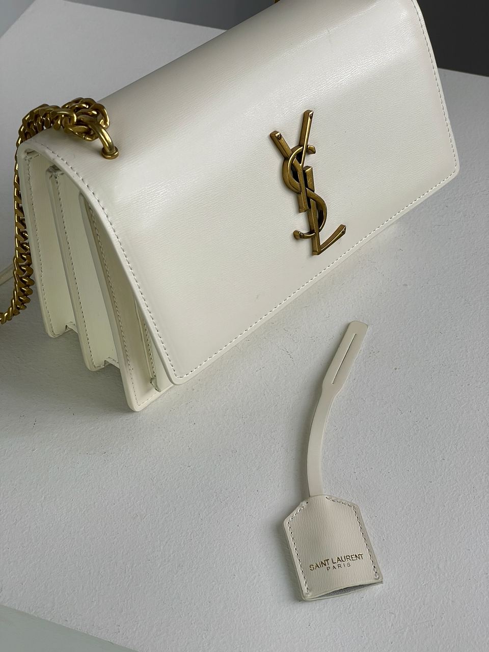 Yves Saint Laurent Medium Sunset in Smooth Leather Cream/Gold - 12