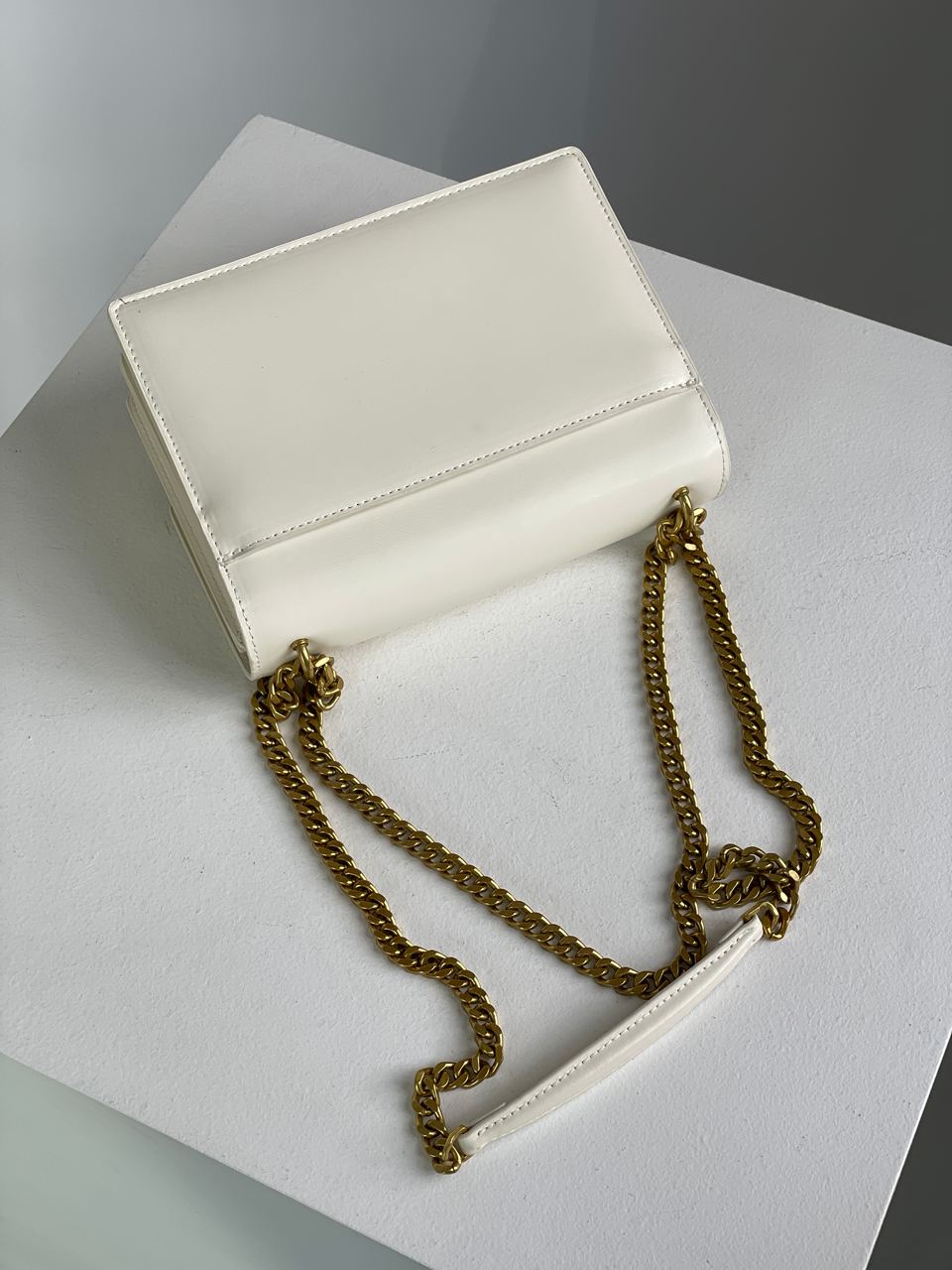 Yves Saint Laurent Medium Sunset in Smooth Leather Cream/Gold - 15