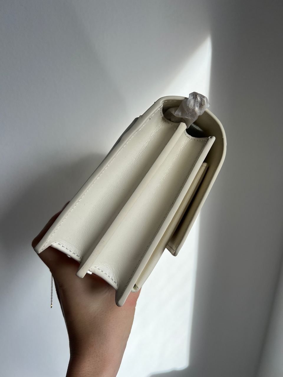 Yves Saint Laurent Medium Sunset in Smooth Leather Cream/Gold - 17