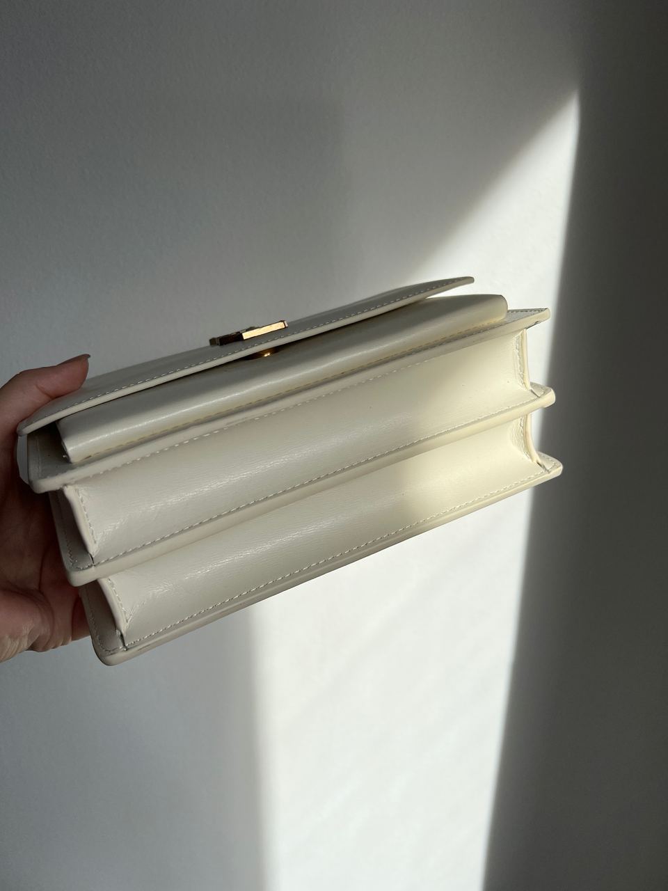 Yves Saint Laurent Medium Sunset in Smooth Leather Cream/Gold - 18