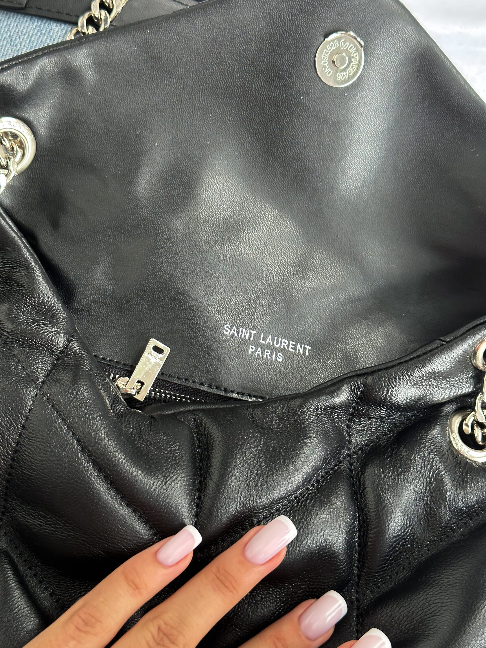 Yves Saint Laurent Puffer Loulou Black And Silver - 4