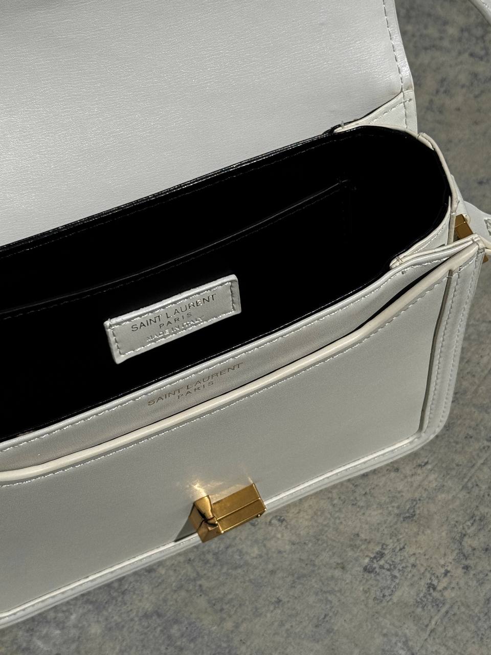 Yves Saint Laurent Solferino Milk - 23